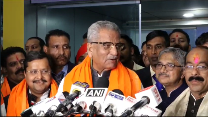 बीजेपी प्रदेश प्रभारी ओम माथुर पहुंचे रायपुर, &lsquo;कहा &ndash; बीजेपी का श्रेष्ठ कार्यकर्ता ही बनेगा मुख्यमंत्री चौकाने वाले नाम ही आयेंगे&rsquo;