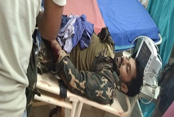 BREAKING : छत्तीसगढ़ में सीएम के शपथ ग्रहण से पहले नक्सली हमला...IED ब्लास्ट में एक जवान शहीद, एक घायल