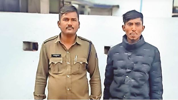 कप सिरप के साथ हिस्ट्रीशीटर गिरफ्तार, हत्या केस में गई थी जेल, तस्करों के साथ करती है सप्लाई