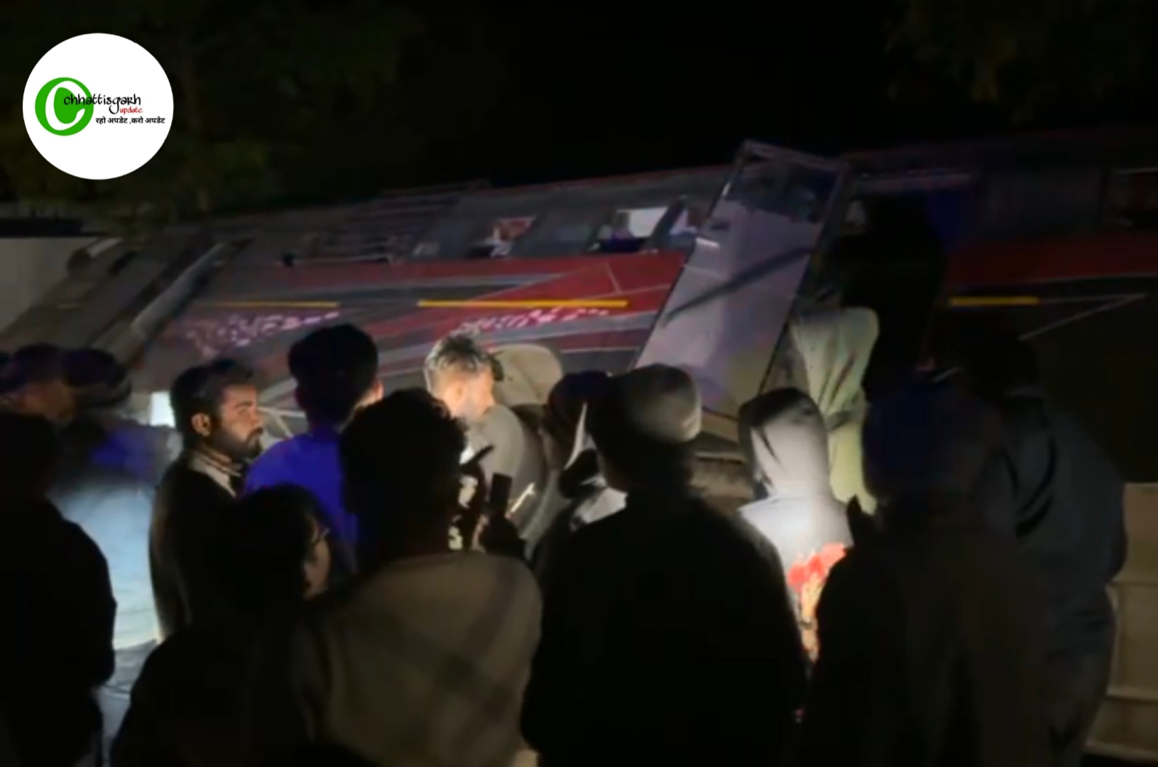 बिग ब्रेकिंग : तीर्थयात्रियों को लेकर जा रही तेज रफ्तार बस हुई बेकाबू 3 लोगो को कुचली फिर पेड़ से टकराई 3 की मौत 15 से ज्यादा घायल 