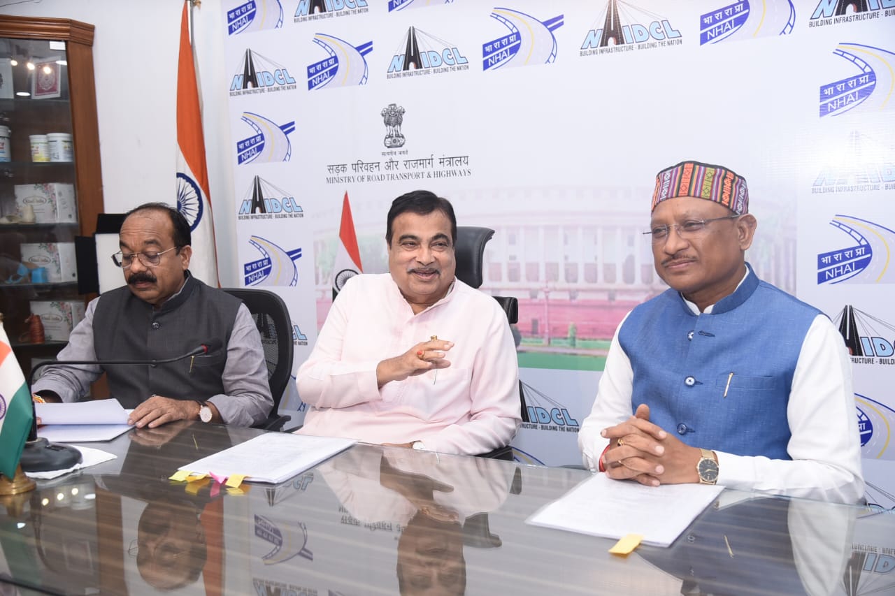 मुख्यमंत्री श्री विष्णुदेव साय की श्री नितिन गडकरी से मुलाकात : छत्तीसगढ़ में सड़क परियोजनाओं और आदिवासी क्षेत्रों की कनेक्टिविटी पर चर्चा