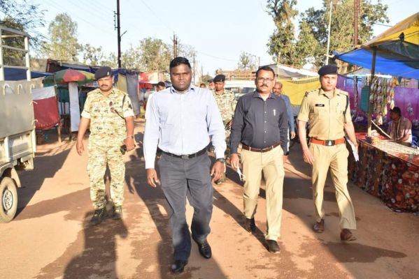 नारायणपुर: एसपी ने विश्वप्रसिद्ध ऐतिहासिक मावली माता मेला की सुरक्षा व्यवस्था का लिया जायज़ा; कहा आम नागरिक निर्भीक होकर मेला का आनंद लें