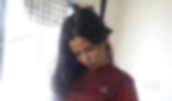 महिला कांस्टेबल का शव फांसी पर लटका मिला पड़ोसी ने देखा तो पता चला , एसपी आफिस में पदस्थ थी ....