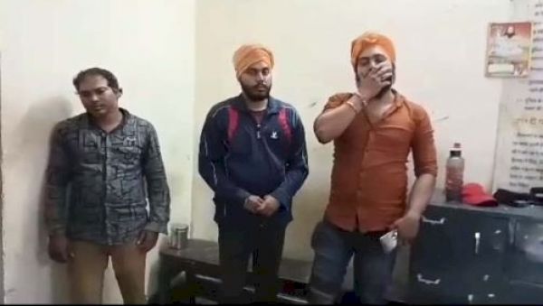 छत्तीसगढ़ में पुलिस भी नहीं है सुरक्षित, एक ही परिवार के लोगों ने आरक्षक को घेरकर पीटा, अब सलाखों के पीछे कटेगी दो लोगों की जिंदगी, जानिए पूरा मामला&hellip;