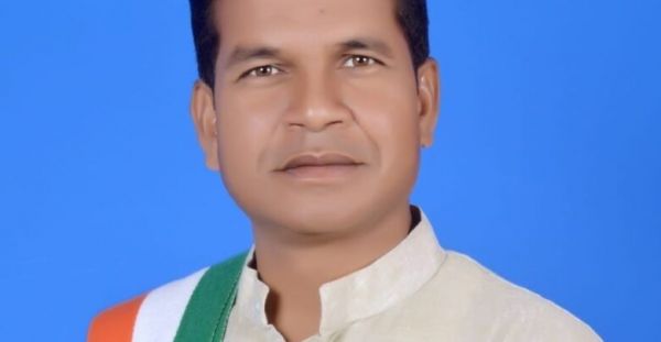 चुनाव के चार महीना पहले क्यों हटा दिए गए मोहन मरकाम