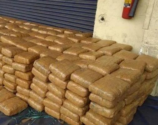 नशे के सौदागरों के खिलाफ छत्तीसगढ़ पुलिस की बड़ी कार्रवाई, 1 करोड़ से अधिक का गांजा जब्त, आरोपी गिरफ्तार....