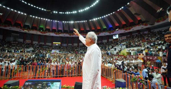 युवाओं से भेंट मुलाकात करने बलबीर सिंह जुनेजा स्टेडियम पहुंचे सीएम बघेल...देखें कार्यक्रम का लाइव वीडियो