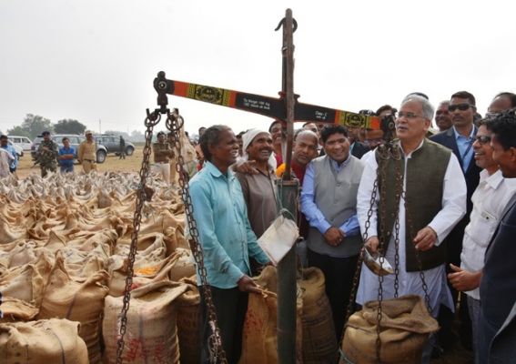 छत्तीसगढ़ के किसानों से खरीदा जाएगा प्रति एकड़ 20 क्विंटल धान, CM भूपेश ने की घोषणा