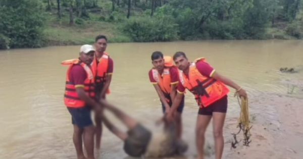 उफनते नाले को पार करते समय युवक पानी में बाह, डूबने से हुई मौत, मौके पर पहुंची NDRF की टीम 