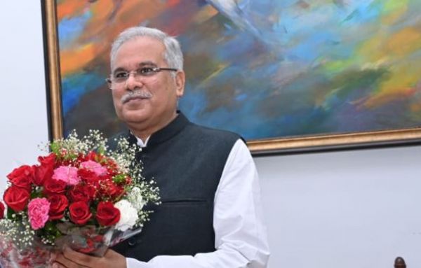 CM भूपेश बघेल का जन्मदिन आज : राजनेताओं के साथ ही ब्यूरोक्रेट्स भी पहुंच रहे बधाई देने