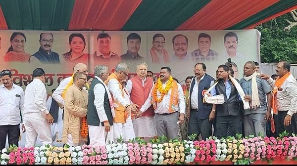  पूर्व IAS नीलकंठ टेकाम भाजपा में हुए शामिल, ओम माथुर ने दिलाई सदस्यता