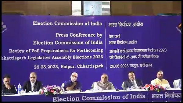 छत्तीसगढ़ विधानसभा चुनाव में 80 वर्ष से अधिक और दिव्यांगों की डाकमत पत्रों से वोटिंग, संविदा कर्मियों की नहीं लगेगी चुनावी ड्यूटी