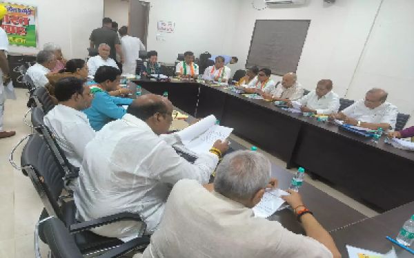 कांग्रेस राष्&zwj;ट्रीय अध्यक्ष खड़गे के इस दौरे के बाद जारी होगी कांग्रेस की पहली सूची, सियासी हलचल हुई तेज