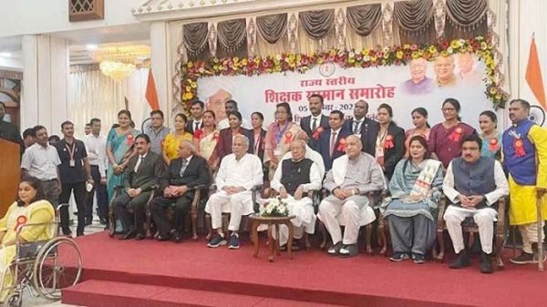 शिक्षक दिवस पर आज 52 शिक्षकों का हुआ सम्मान, इतने हजार रुपए की राशि और प्रशस्ति पत्र किया गया प्रदान