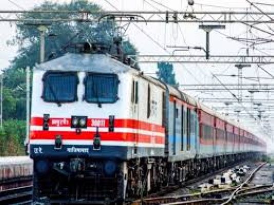 नहीं बढ़ेगी ट्रेनों की स्पीड; क्योंकि; ऑटोमेटिक सिग्नल लगाने में अभी और लगेंगे 2 और साल
