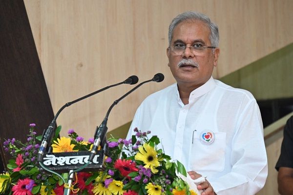 मुख्यमंत्री विशेष स्वास्थ्य सहायता योजना &ndash; हितग्राहियों द्वारा आयोजित आभार कार्यक्रम में शामिल हुए सीएम बघेल