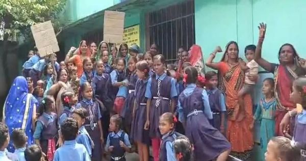 बच्चों ने स्कूल में जड़ दिया ताला : जानिए क्या है वजह&hellip;