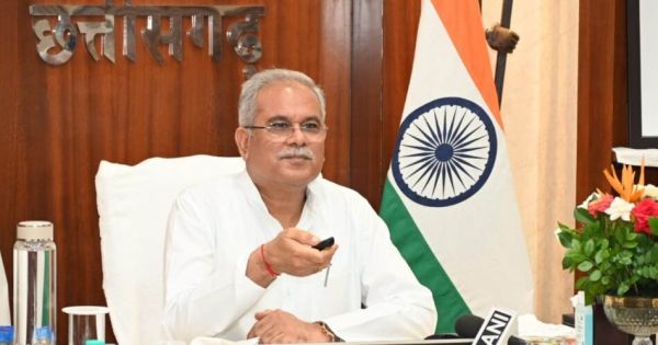 BREAKING : सीएम बघेल ने 1 लाख 35 हजार बेरोजगार युवकों के खाते में डाले 35 करोड़ 48 लाख रुपए