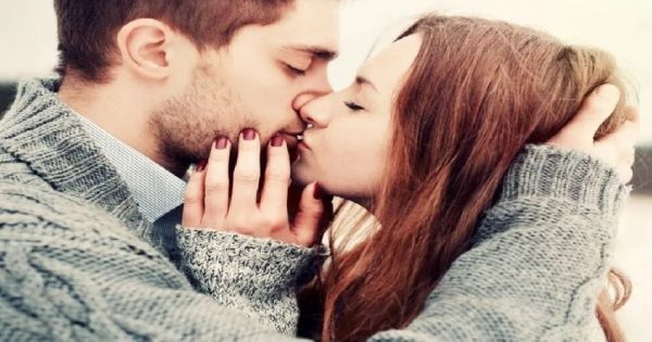 &nbsp;&lsquo;किस&rsquo; करने से मिलते हैं ये गज़ब के फायदे, स्ट्रेस दूर भी होगी दूर&nbsp;