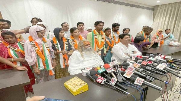 रायपुर दक्षिण से 17 प्रत्याशियों ने वापस लिया नाम, कांग्रेस का थामा दामन