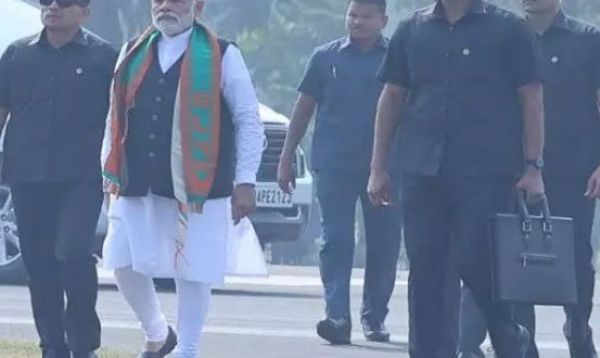 CG Election: पीएम मोदी रायगढ़ जिंदल एयरपोर्ट पहुंचे, रायगढ़ और सूरजपुर में जनसभा को करेंगे संबोधित
