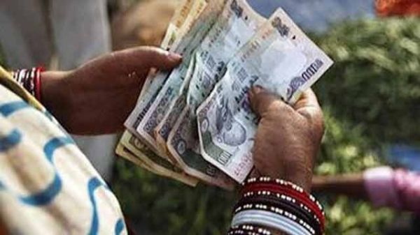 दिपावली पर महिलाओं को मिलेगा तोहफा : महतारी वंदन योजना पर कांग्रेस कर सकती है बड़ी घोषणा