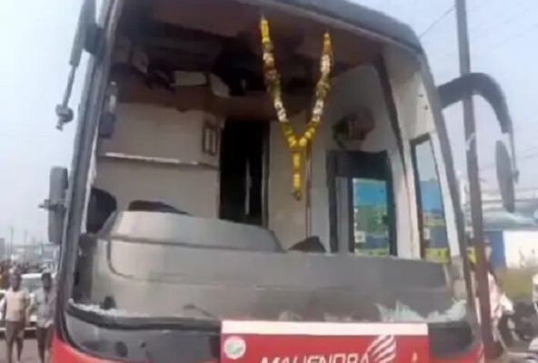 तेज रफ्तार बस ने युवक को मारी टक्कर, मौके पर मौत