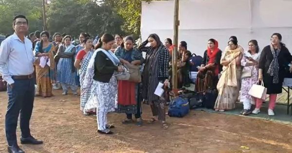 आज सुबह 7 बजे से 814 मतदान केंद्रों के लिए मतदान सामग्रियों का वितरण शुरू,पुलिस और जवान तैनात