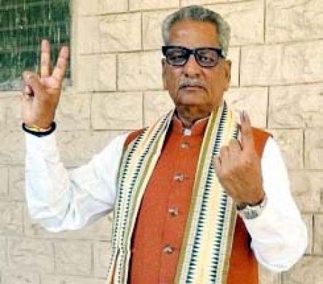 छग बीजेपी के प्रदेश प्रभारी ओम माथुर ने किया मतदान