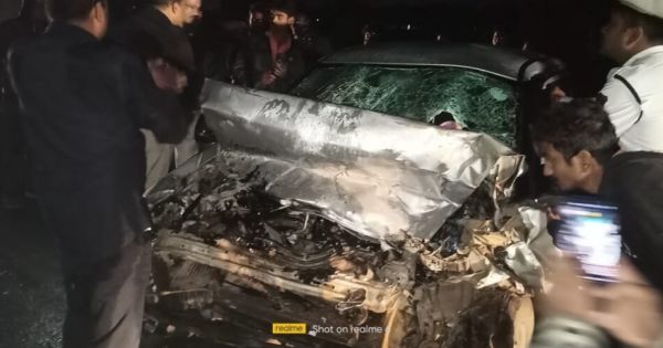 BREAKING : तेज रफ़्तार का कहर; ट्रेलर ने कार को मारी जोरदार टक्कर, तीन की दर्दनाक मौत