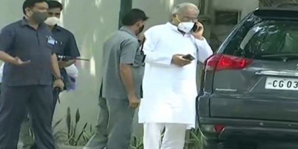  मुख्यमंत्री भूपेश बघेल ने पूर्व कांग्रेस अध्यक्ष सोनिया गांधी से की मुलाकात