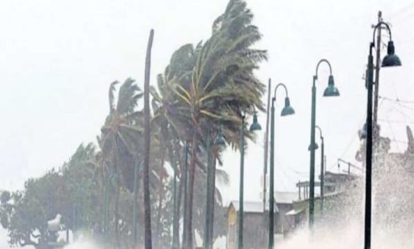 चक्रवाती तूफान के लिए मौसम विभाग ने जारी किया अलर्ट&hellip;.