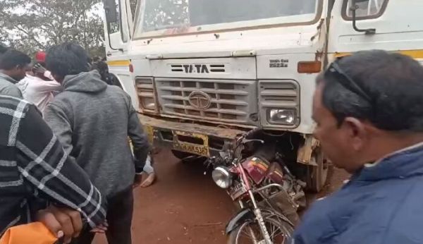 राजधानी में दर्दनाक हादसा, हाइवा  चपेट में आने से एक युवक की मौत, दूसरा घायल 