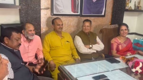 BREAKING : भाजपा पार्षद दल ने अविश्वास प्रस्ताव लाने को लेकर की बैठक, महापौर ढेबर से की इस्तीफा देने की मांग