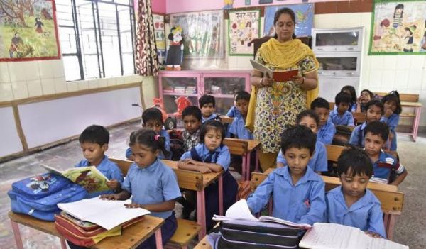 छत्तीसगढ़ में 10000 शिक्षकों की सीधी भर्ती की प्रकिया तैयार, जल्द होगी परीक्षा..