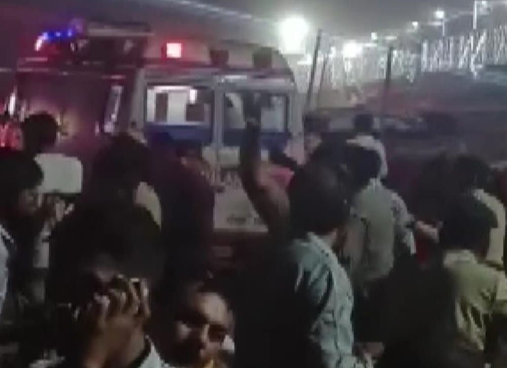 बड़ा हादसा ब्रिज टूटा 60 लोगो की हुई मौत जिसमे 25 से ज्यादा बच्चे,हेल्पलाइन नंबर हुआ जारी