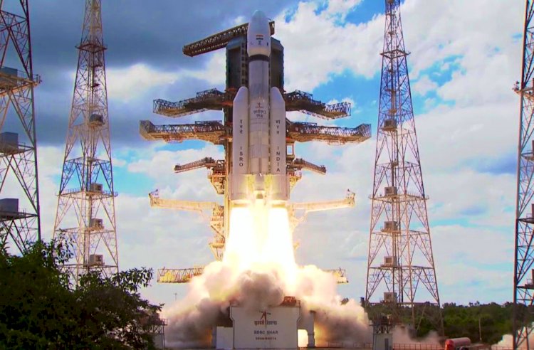 चंद्रयान-3 की सक्सेसफुल लॉन्चिंग...आसमान को चीरते हुए चांद की ओर बढ़ा चंद्रयान...जानिए चंद्रयान-3 से हमें और दुनिया को क्या मिलेगा?