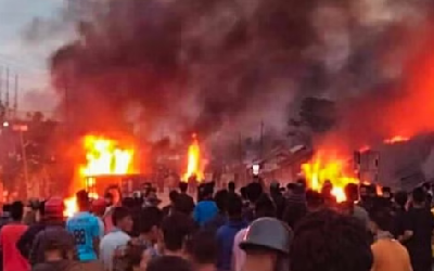 मणिपुर में नहीं थम रही हिंसा, महिलाओं की भीड़ ने घरों-स्कूलों में लगाई आग, देखें दिल दहला देने वाली तस्वीरें