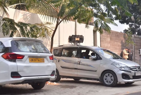 कारोबारी के 35 ठिकानों पर आयकर का छापा, दस्&zwj;तावेज खंगाल रही टीमें