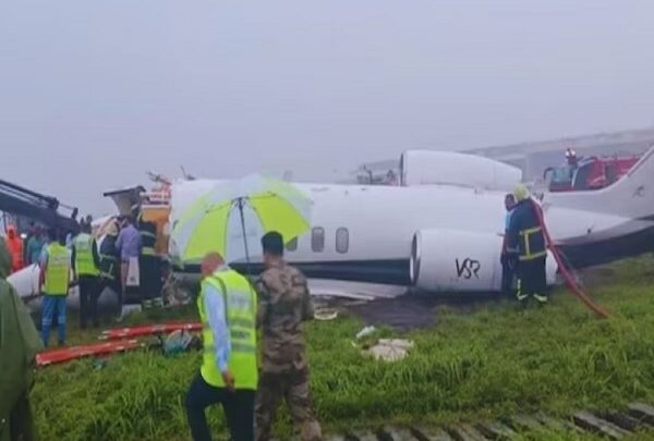 भारतीय विमान दुर्घटनाग्रस्त, दो ट्रेनी पायलट समेत तीन लोगों की मौत