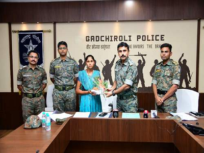 Breaking : 11 लाख की इनामी महिला माओवादी ने किया आत्मसमर्पण...सालों से तलाश में थी पुलिस