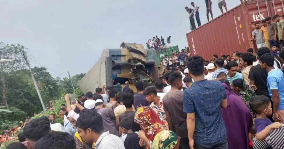 एक और बड़ा रेल हादसा, यात्री ट्रेन और मालगाड़ी के बीच में भीषण टक्कर में 15 यात्रियों की मौत, 100 से ज्यादा घायल 