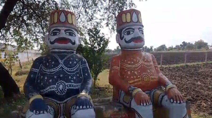 दशहरे पर इस गांव में होती है रावण की पूजा, दूर दूर से मन्नत मांगने आते है लोग 