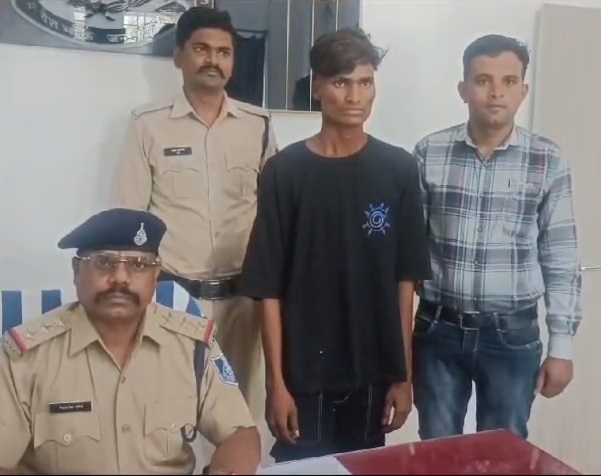 नाबालिग से गैंगरेप : पिस्टल की नोक पर 3 दरिंदों ने बुझाई अपनी हवस...सभी आरोपी गिरफ्तार