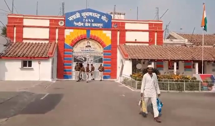 इलाज के दौरान दो बंदियों की मौत से मचा हड़कंप, पुलिस ने दर्ज किया मामला