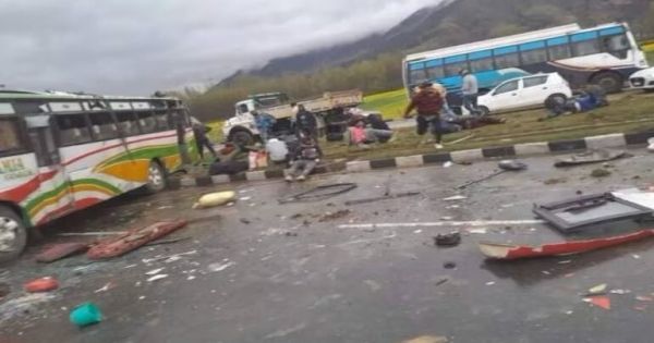 Big Accident : यात्रियों से भरी बस खाई में गिरी, 27 लोगों की मौत; 17 घायल