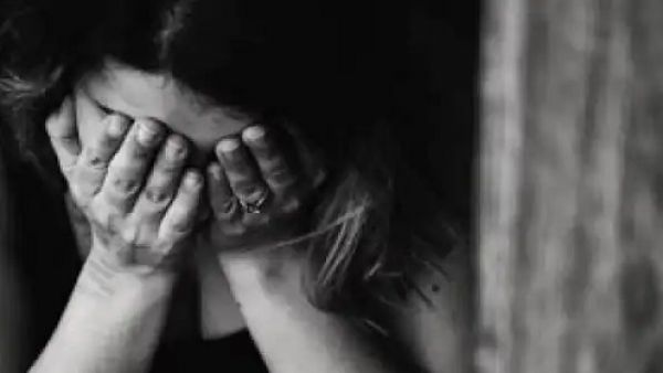 शादी का झांसा देकर छात्रा से रेप