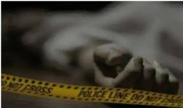 महिला ने एक साल के बेटे के साथ इमारत से लगाई छलांग, दोनों की मौत