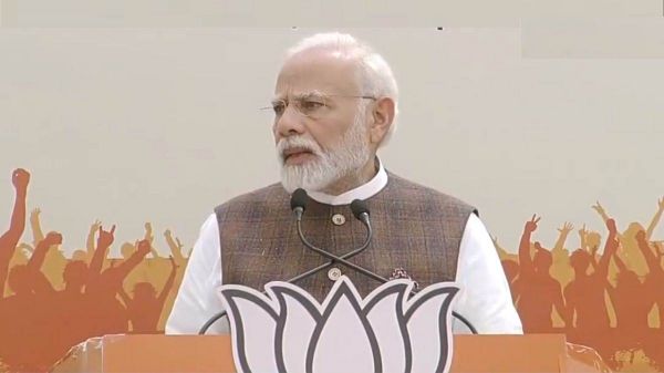 मोदी पहुंचे भाजपा मुख्यालय तो कार्यकर्ताओं ने किया जोरदार स्वागत