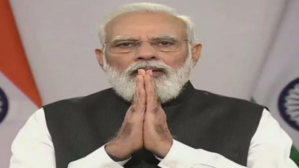 भोपाल पहुंचे प्रधानमंत्री: गृहमंत्री नरोत्तम मिश्रा ने किया स्वागत, कार्यकर्ता महाकुंभ सम्मेलन में शामिल होंगे पीएम मोदी